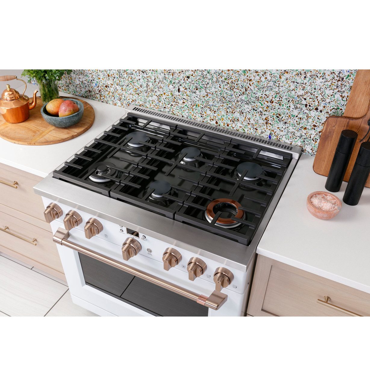 Café Appliances 36 in. all-gas commercial-style range (6 burners) in a kitchen